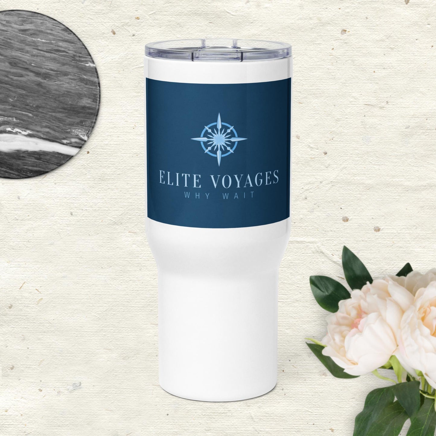 Travel mug with a handle